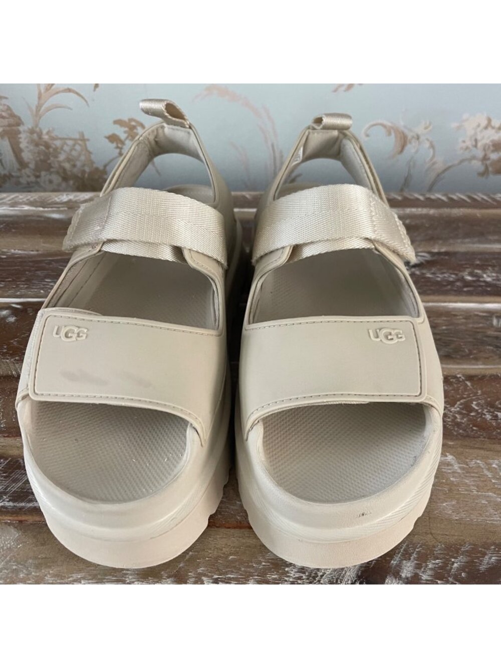 UGG GoldenGlow Platform Sandals Sea Salt Womens Size 8 Coastal Water Friendly